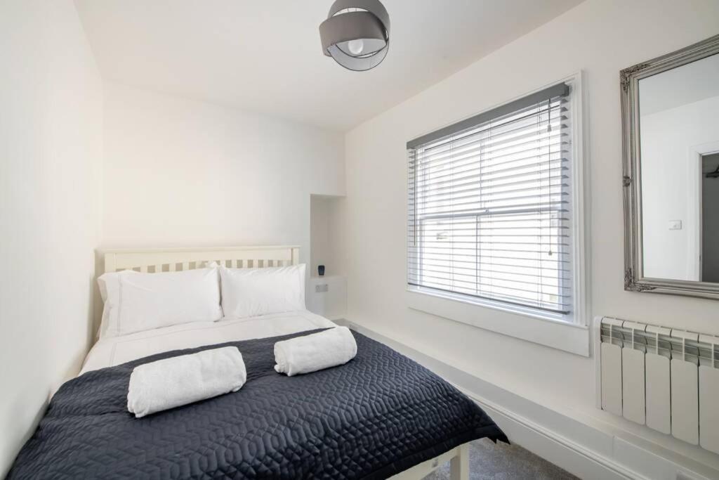 2 Bed City Centre Apartment 1 Min From Bath Abbey Buitenkant foto