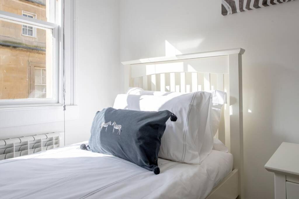 2 Bed City Centre Apartment 1 Min From Bath Abbey Buitenkant foto