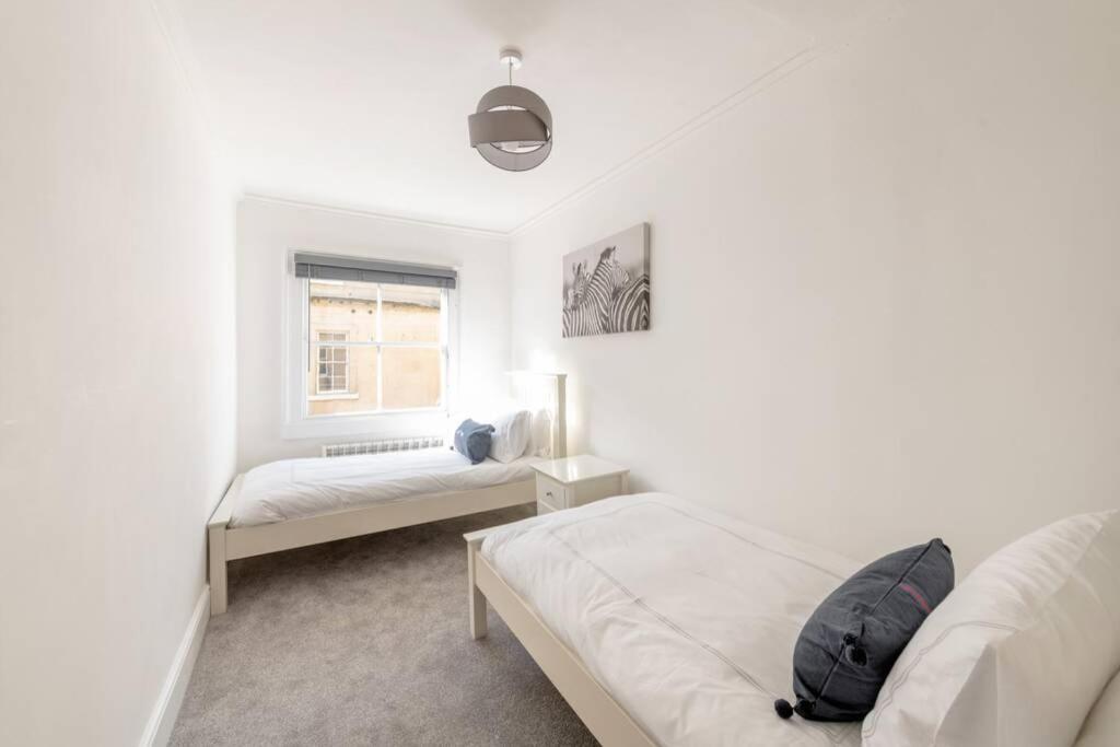 2 Bed City Centre Apartment 1 Min From Bath Abbey Buitenkant foto